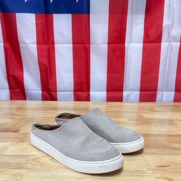Caslon Women's Gray Slip-On Loafers - Picture 1 of 7